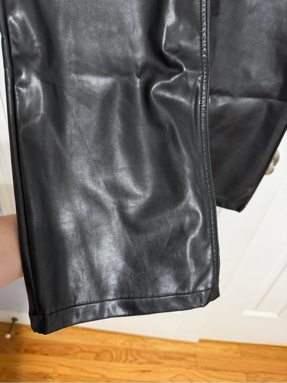 Abercrombie & fitch the 90’s straight ultra high-rise vegan leather size 32 14 - Picture 6 of 8